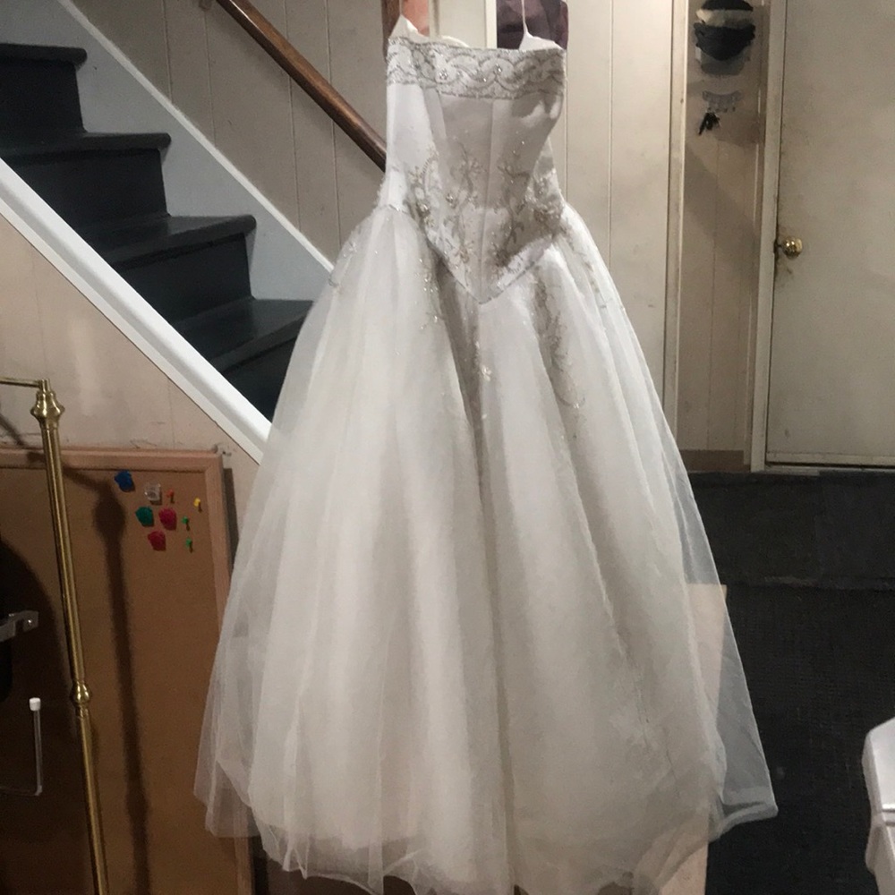 Ballgown/Cinderella wedding dress-strapless w/exquisite beadwork, lots of tulle